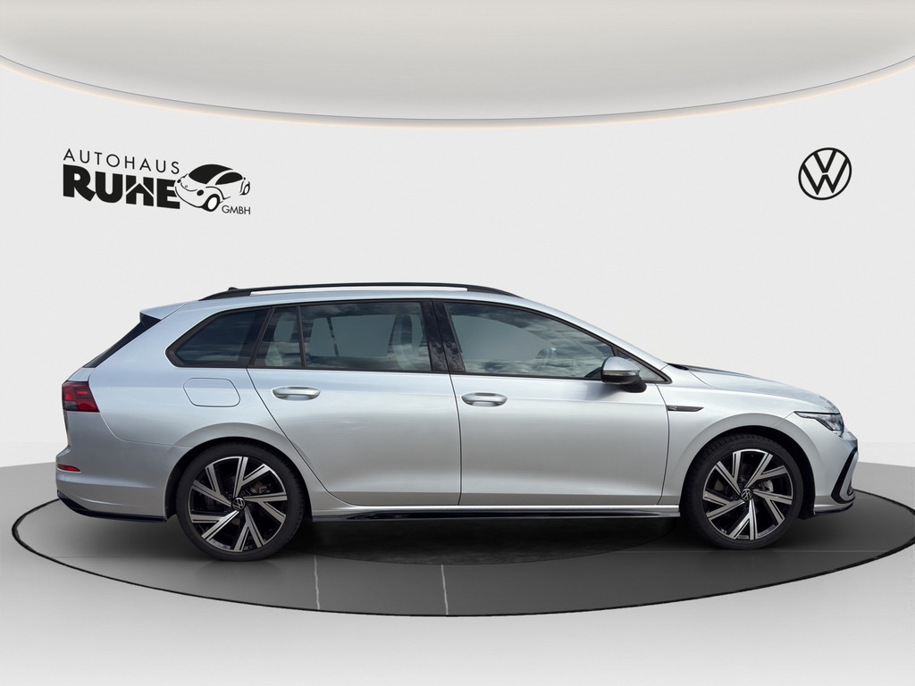 VW Golf VIII Variant R-Line 2.0 TDI 110 kW DSG Exposé-Bild 4