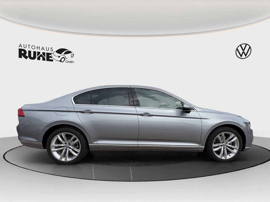 VW Passat Elegance Limousine 1.5 TSI 110 kW Exposé-Bild 4